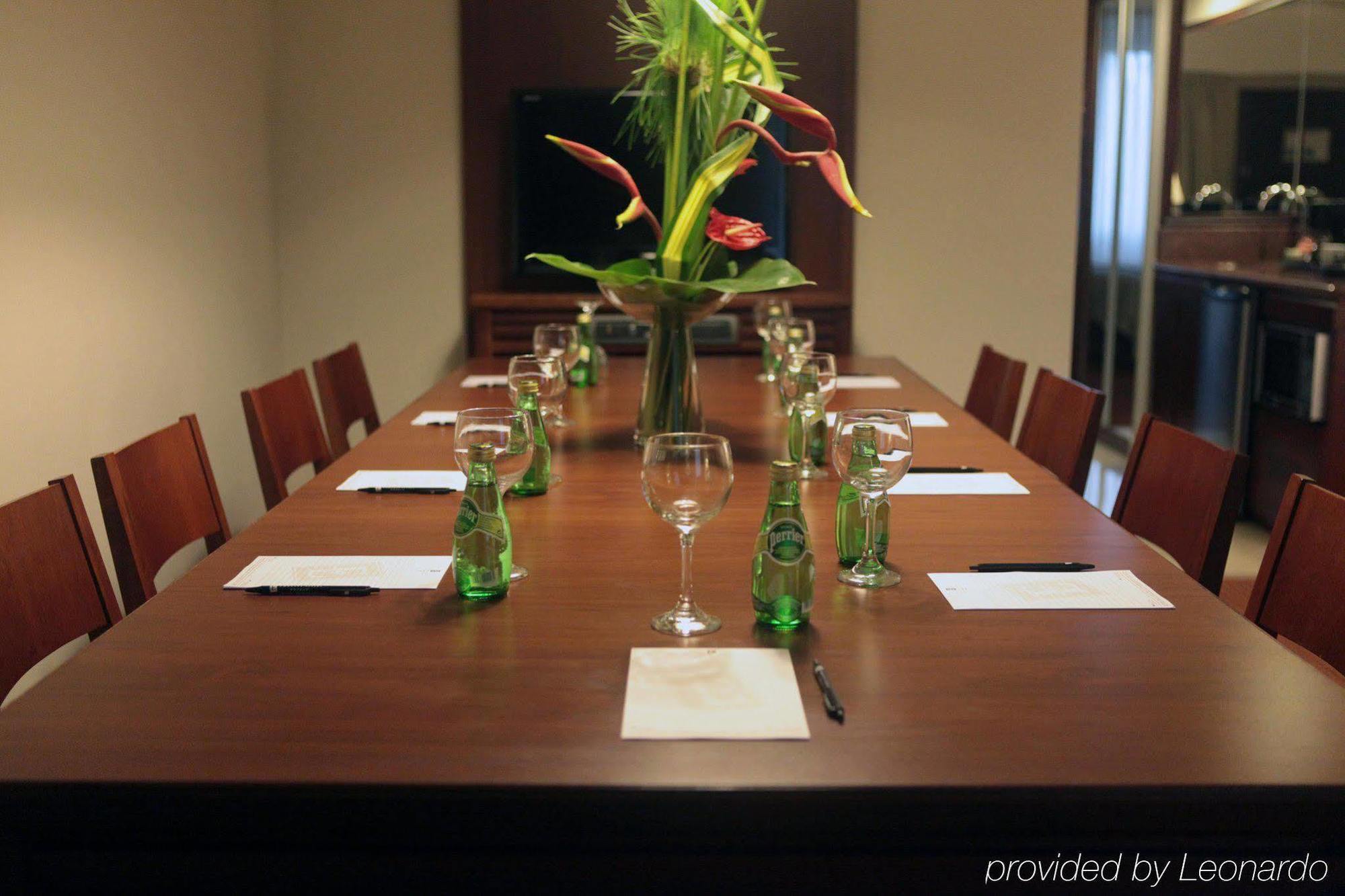 Executive Suites Valencia Facilities photo