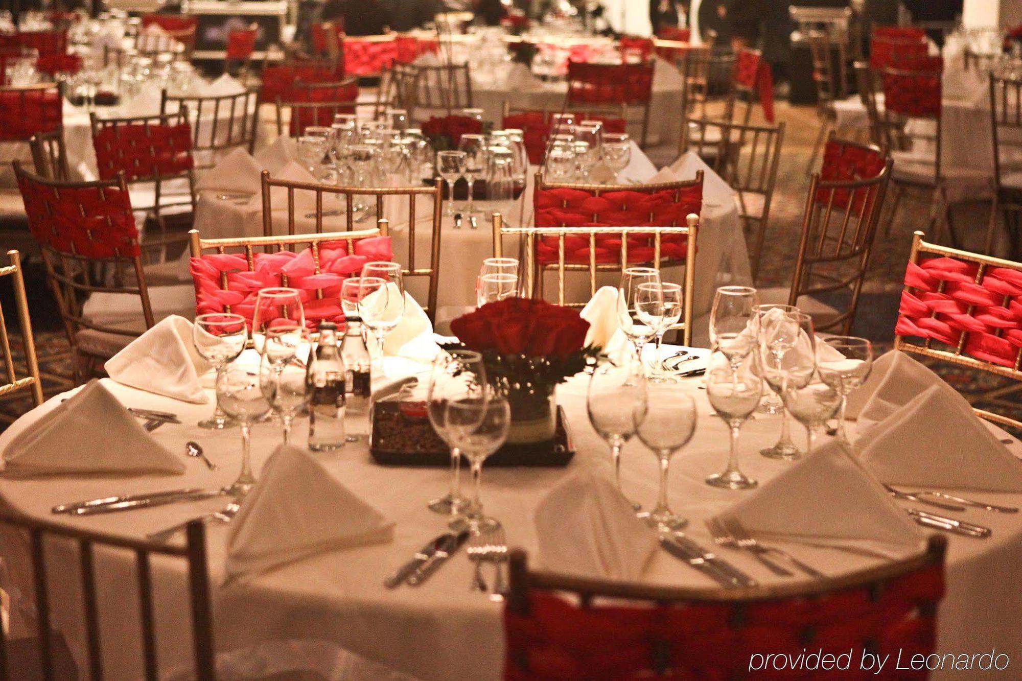 Executive Suites Valencia Restaurant photo
